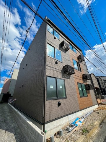 横浜市南区南太田４丁目の賃貸マンションの外観|ファミリーマートまで600m