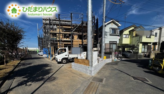 上尾市瓦葺　新築戸建　リーブル03の前面道路含む現地写真|10/12撮影