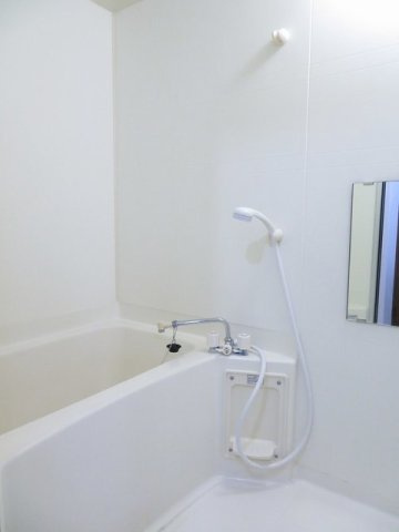 コンパクトで使いやすいお風呂です