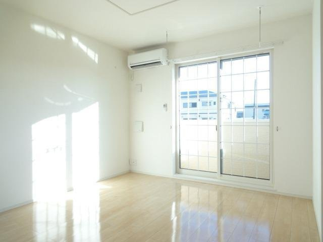 こちらの居間で趣味の時間をお楽しみください