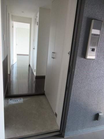 サザンフラット(住居）の玄関