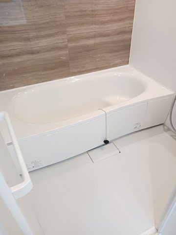 コンパクトで使いやすいお風呂です