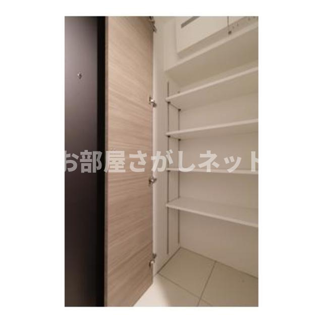 ＬＥＧＡＬＡＮＤ　ＳＥＮＧＯＫＵ　Ｓｑｕａｒｅ【おとり物件なし】の収納|※写真は同タイプ住戸です。