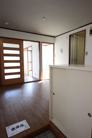 収納もある玄関です