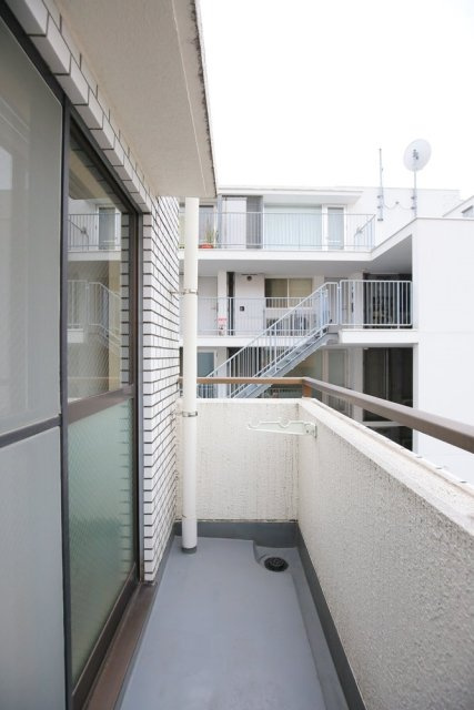 落ち着いた時間を過ごせるバルコニーです