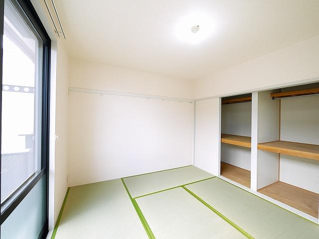 コスモス結崎　Ａの寝室|落ち着いた色調の寝室です