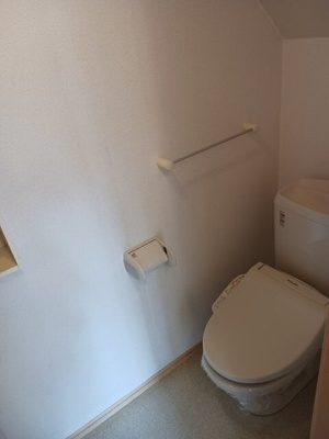 【トイレ】 | ブリーズⅠ | 落ち着いた色調のトイレです