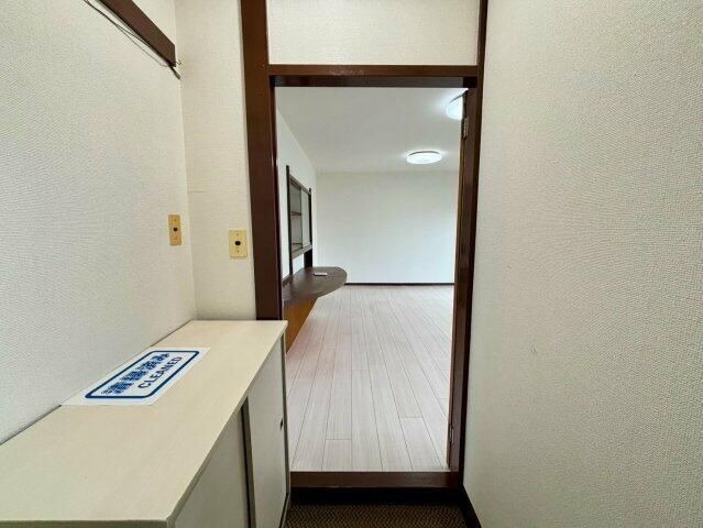 渋沢小田急ハイツ団地２号棟の玄関