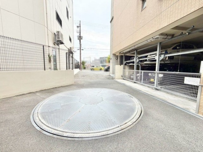 【駐車場】 | プレサンス住吉リファイン | 【駐車場】敷地内駐車場（月額：8000円～10000円）ございますよ！空き状況確認必要です！詳しくは担当までお問い合わせください！