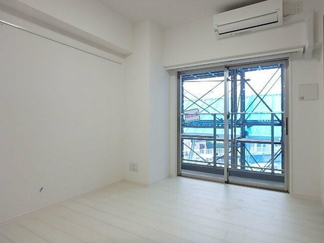 立川市曙町２丁目の賃貸マンションの居間・リビング