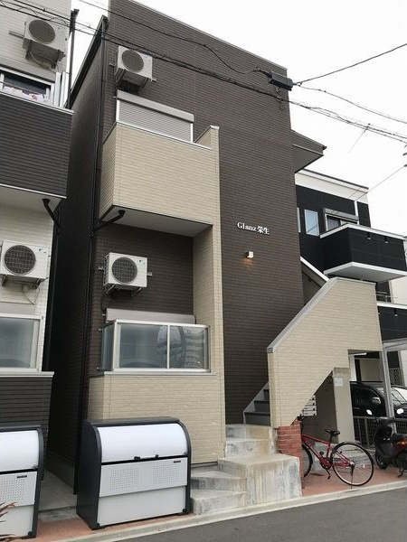 Glanz栄生の外観