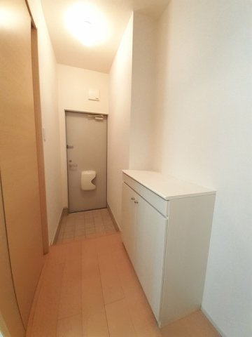 ニューハピネスの玄関