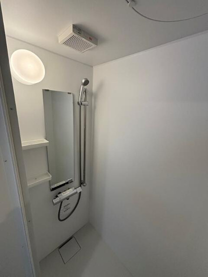 【シャワールーム】