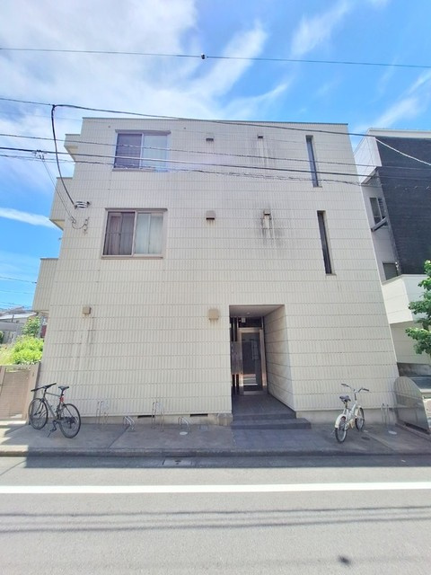 ファミール西大井のエントランス