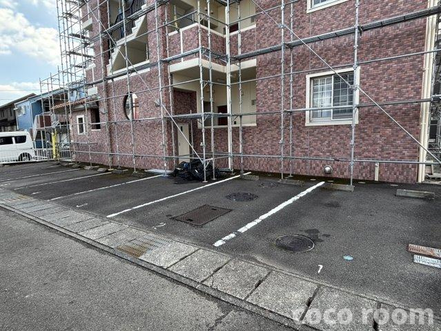 エンドルフィンの駐車場