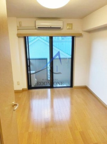 ルーブル新宿西落合参番館の居間・リビング|洋室のお部屋です。