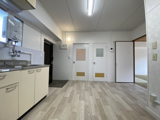 安芸郡海田町南昭和町の賃貸マンションの居間・リビング