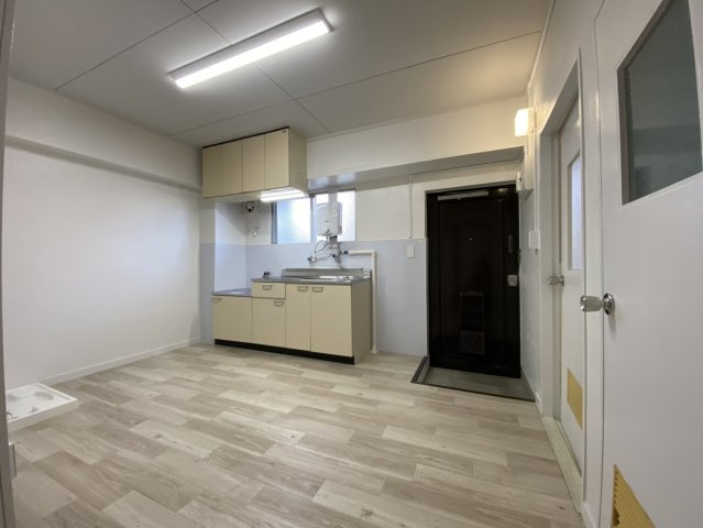 安芸郡海田町南昭和町の賃貸マンションの居間・リビング