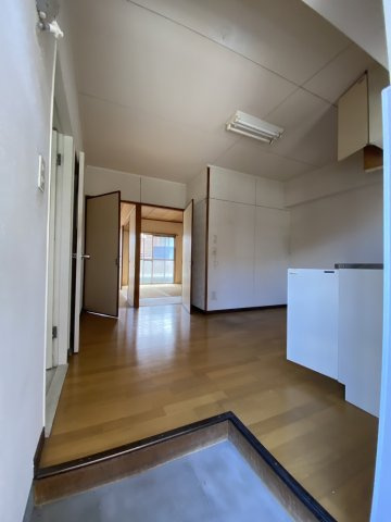 安芸郡海田町南昭和町の賃貸マンションの玄関