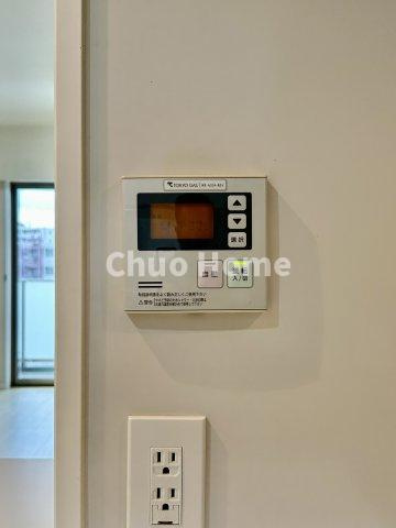 グリーンホームズステーシアの発電・温水設備|【給湯リモコン】外での一日を忘れさせてくれるオートバス機能でお好みの湯量・温度に調整された浴槽。