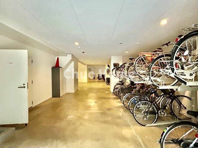 グリーンホームズステーシアの駐輪場|【自転車置き場】最新の空き状況や費用などの詳細は担当スタッフまでお問い合わせください。