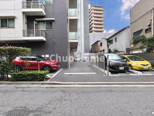 グリーンホームズステーシアの駐車場|【敷地内駐車場】最新の空き状況や費用などの詳細は担当スタッフまでお問い合わせください。