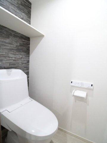 THE NOBLES 二日市駅前のトイレ|シンプルで使いやすいトイレです