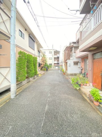 エルメスコートの周辺