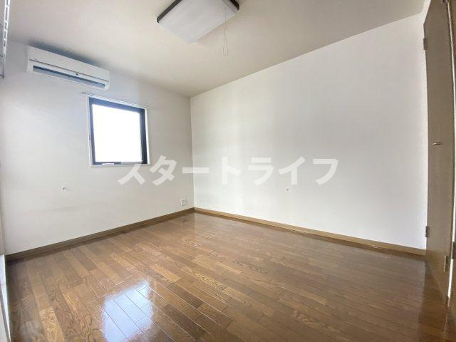 大阪市淀川区木川東３丁目の賃貸マンションの居間・リビング