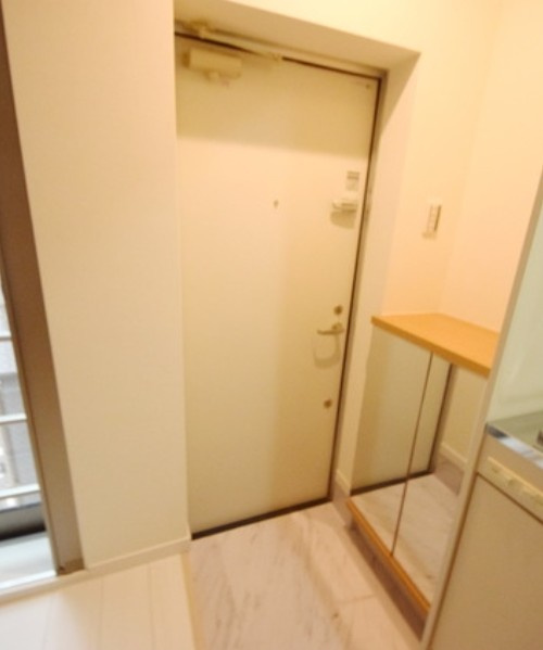 台東区千束２丁目の賃貸マンションの玄関