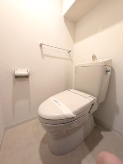 【トイレ】 | リージア代々木 | ※同じ建物の反転タイプのお部屋の写真です。
