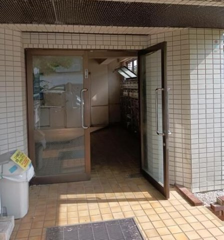 サンアベニュー小手指北のエントランス