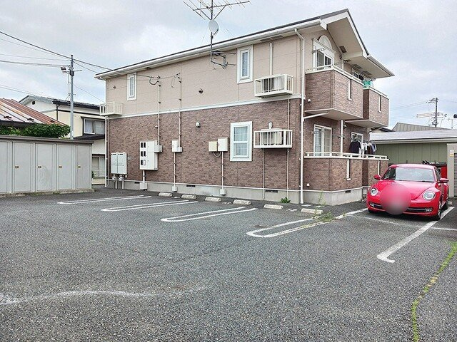 ベルフローラⅡの駐車場