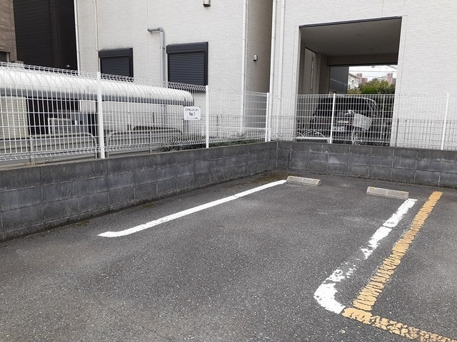 エクセレント　シティの駐車場