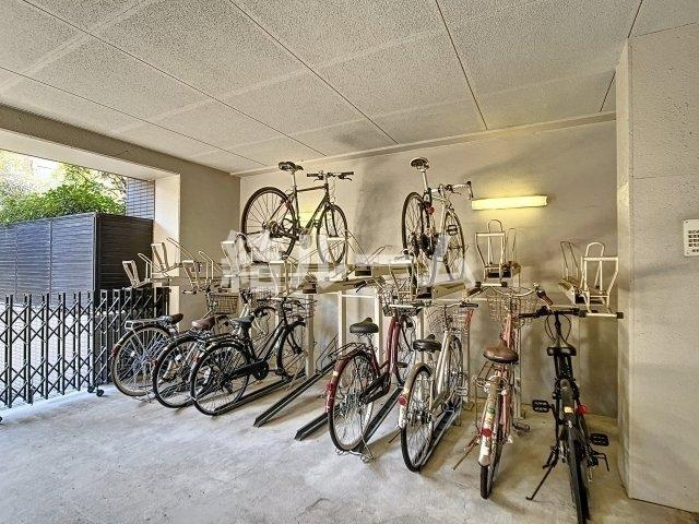文京区大塚２丁目の賃貸マンションの駐車場