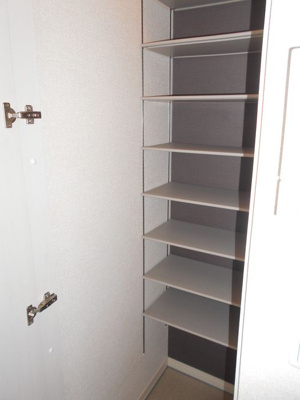 【玄関】 | カルチェ　Ｂ | シンプルで使いやすい玄関です