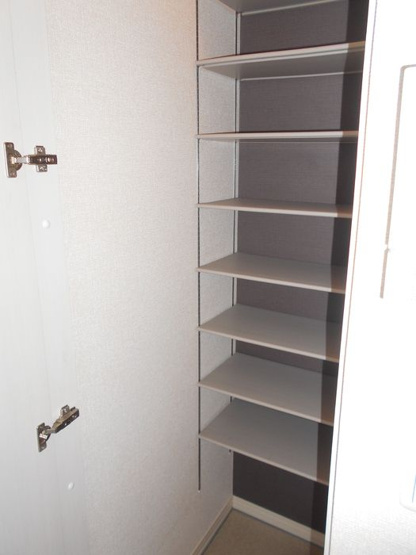 【玄関】 | カルチェ　Ｂ | シンプルで使いやすい玄関です