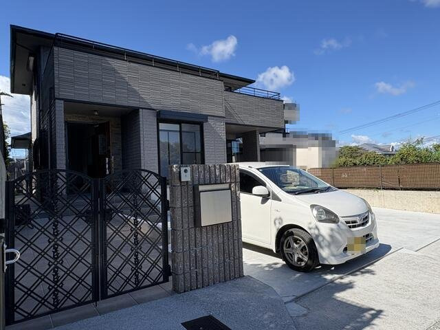 高知市潮見台3丁目　中古戸建ての玄関