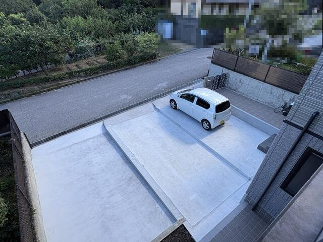 高知市潮見台3丁目　中古戸建ての駐車場