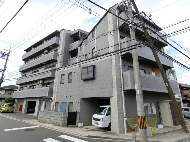 ティアーズコートの周辺