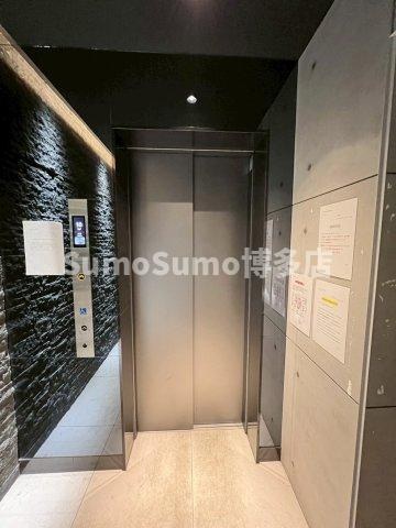 S-RESIDENCE大橋FLUSSの玄関|明るい玄関です