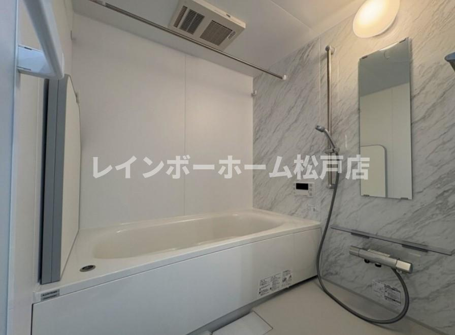 フィカーサ柏の葉の浴室