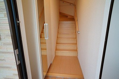 プレッソ・ヴィアーレⅠの玄関