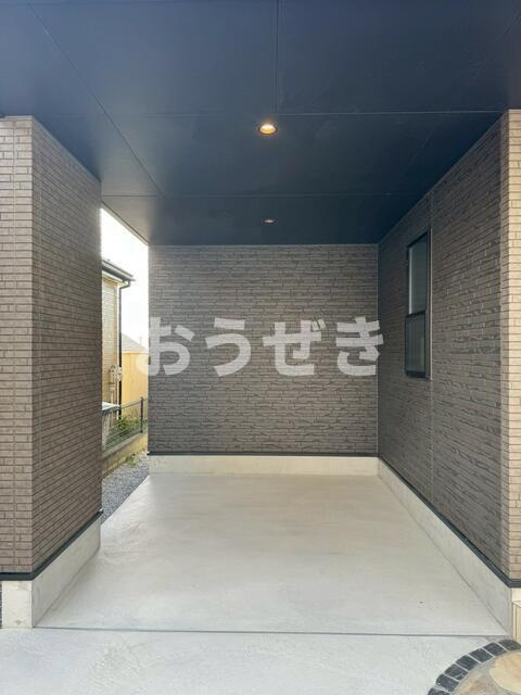 芹が谷戸建のエントランス