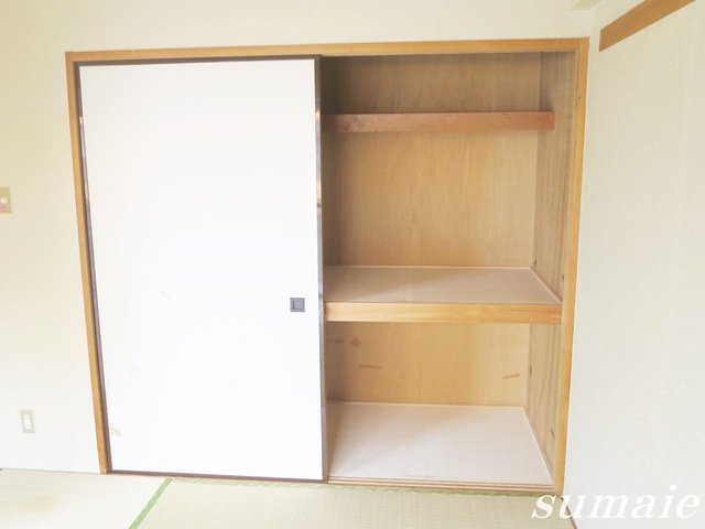 マンション白陽の収納|和室の押入れです