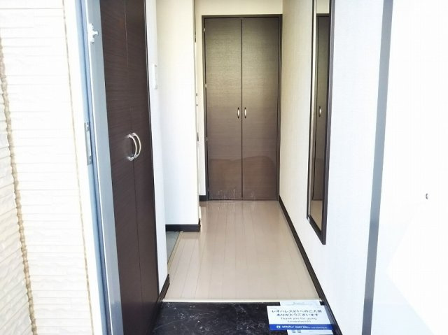 レオネクスト紫峰ヶ丘Ⅱの玄関|同タイプの写真です。
