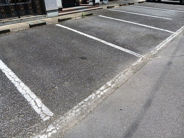 アネックスの駐車場