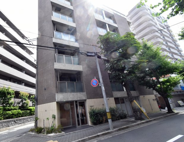 ソリューション甲子園の外観