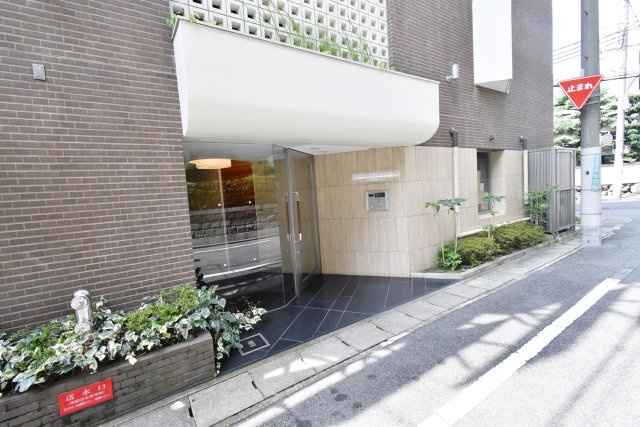 ソリューション甲子園のエントランス