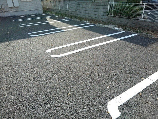 フォンテーヌⅡの駐車場